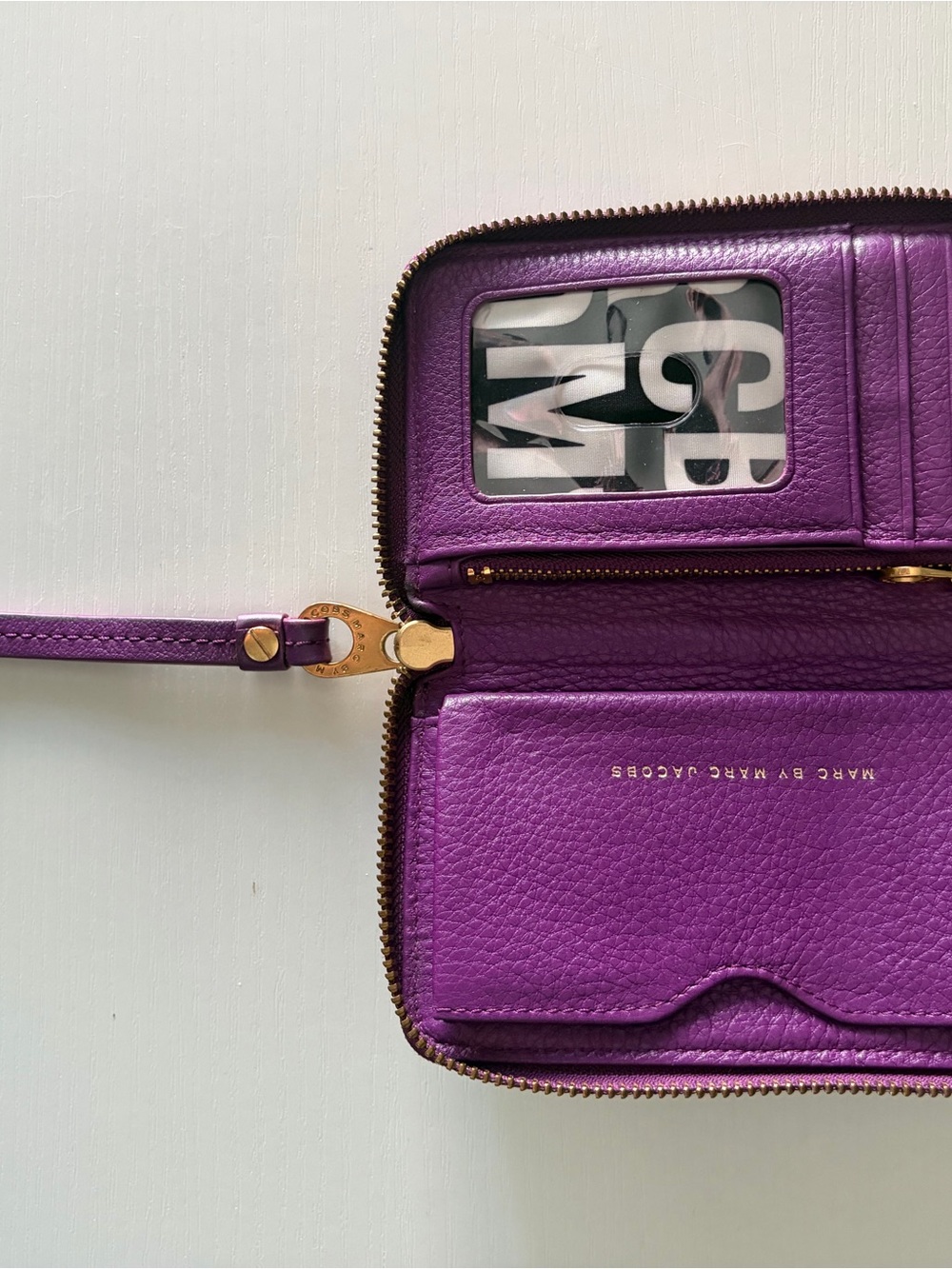 Marc by Marc Jacobs Purple Pebbled Leather Wallet with Gold Plaque - Picture 9 of 14